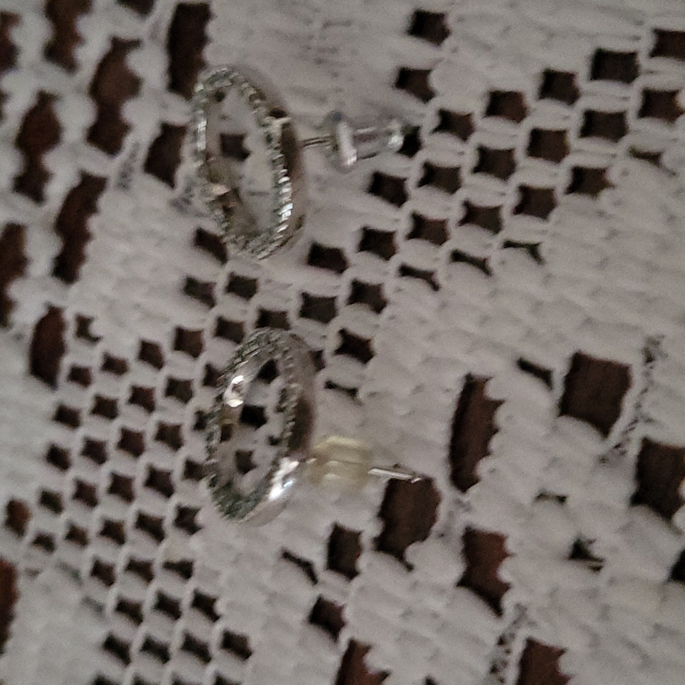 Earring - Picture 3 of 3